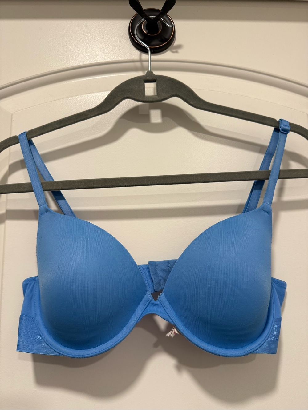 PINK Victoria's Secret Light Blue Underwire T-Shirt Bra. Women’s Size 36B